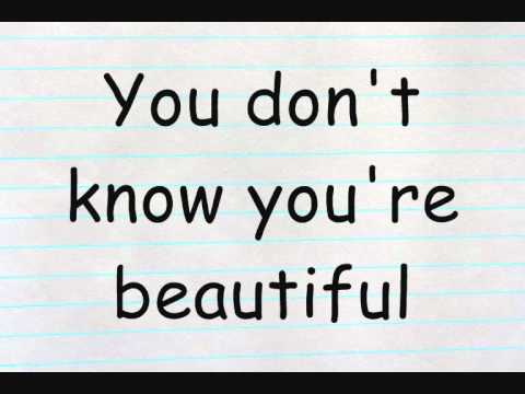 One Direction - What Makes You Beautiful Lyrics In English